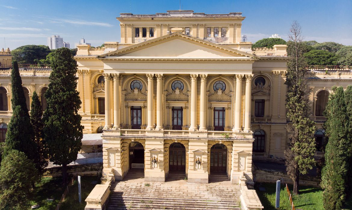 Bela iniciativa do Museu do Ipiranga; troca de ingressos por doação de alimentos faz parte da ação contra a fome