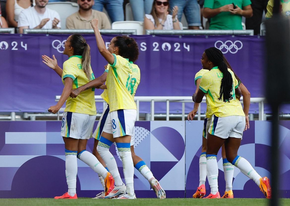 Brasil vence no futebol feminino