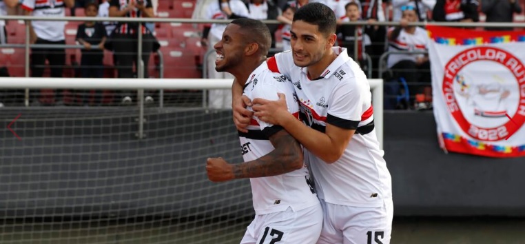 São Paulo poupa e vence