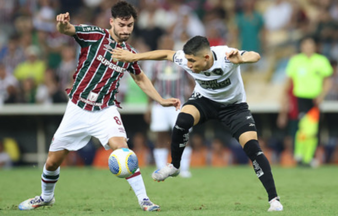 Líder, Botafogo vence outra