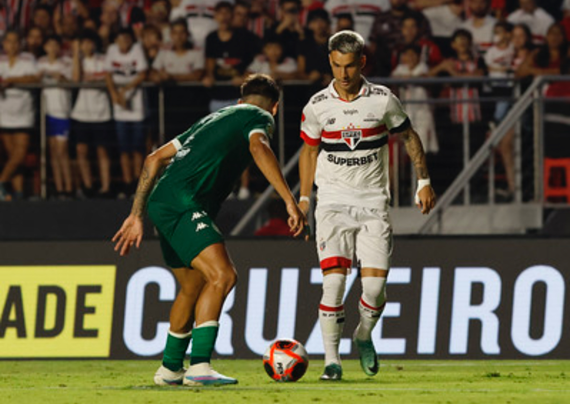 São Paulo vence a primeira